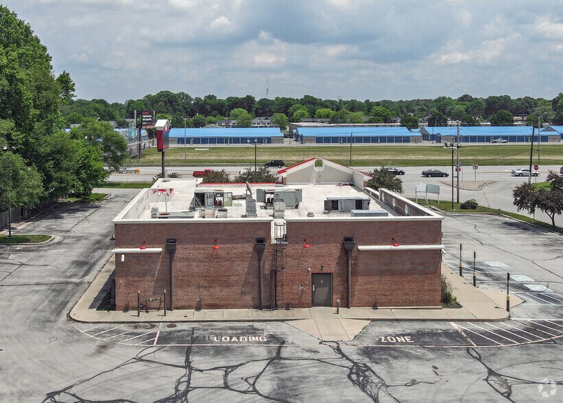 More Photos Of 456 E Elbert St, Indianapolis Restaurant For Lease