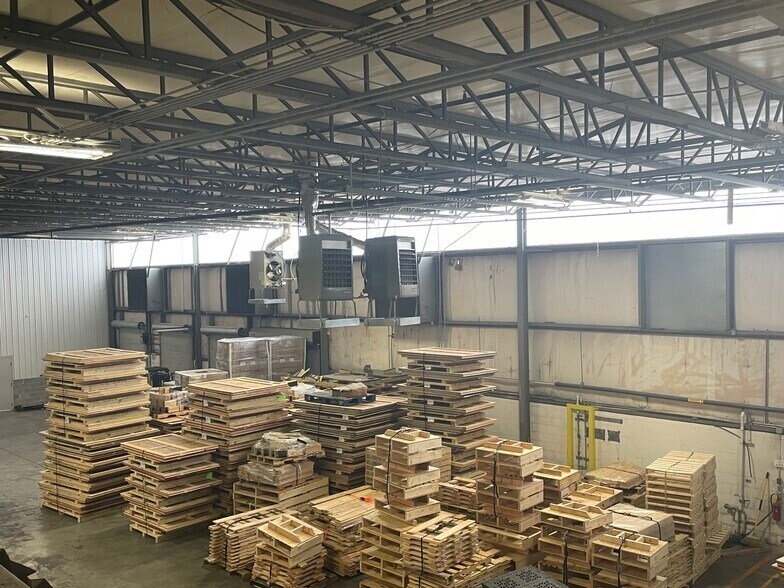 More Photos Of 500 Soho Dr, Adairsville Warehouse For Lease