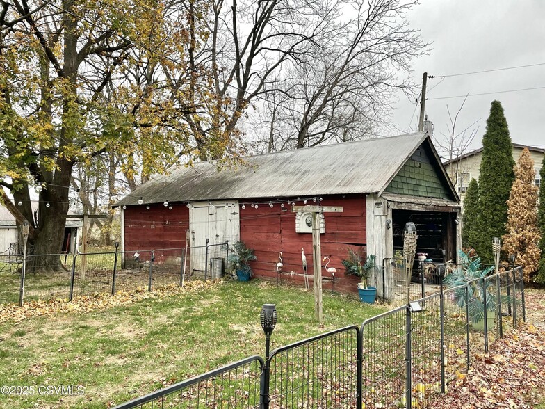 More Photos Of 300-302 N 3rd St, Mifflinburg Apartments For Sale