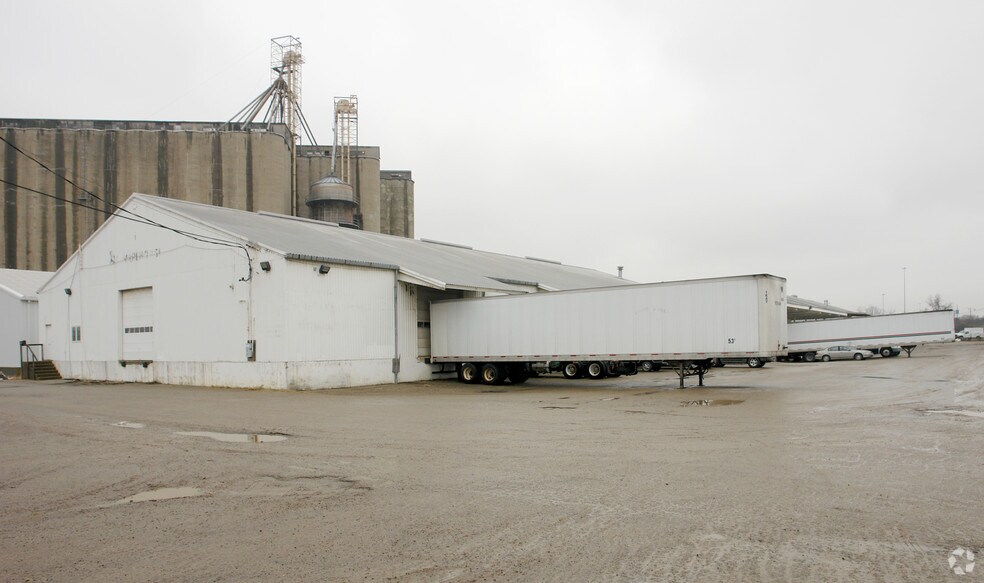 Primary Photo Of 4274-4286 Groves Rd, Columbus Warehouse For Lease