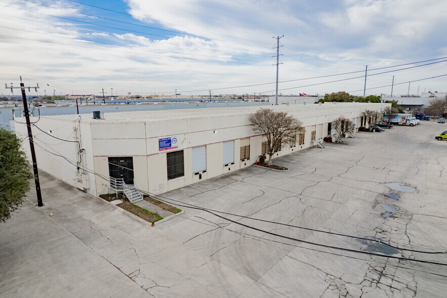 More Photos Of 5903-5929 Distribution, San Antonio Warehouse For Lease