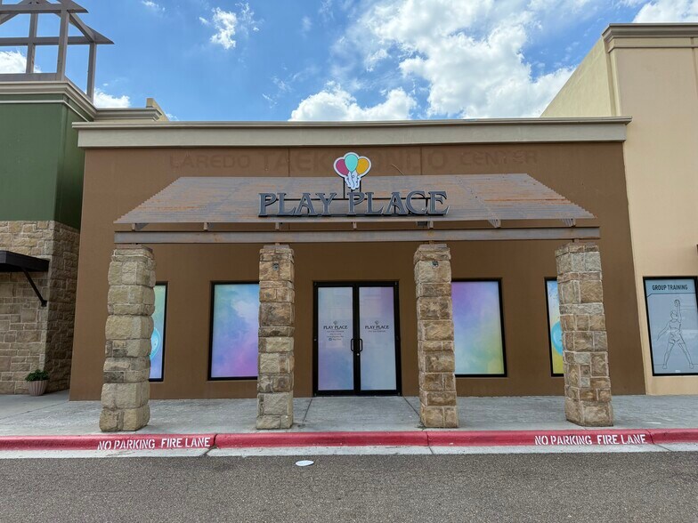 More Photos Of 2715 E Del Mar Blvd, Laredo General Retail For Sale
