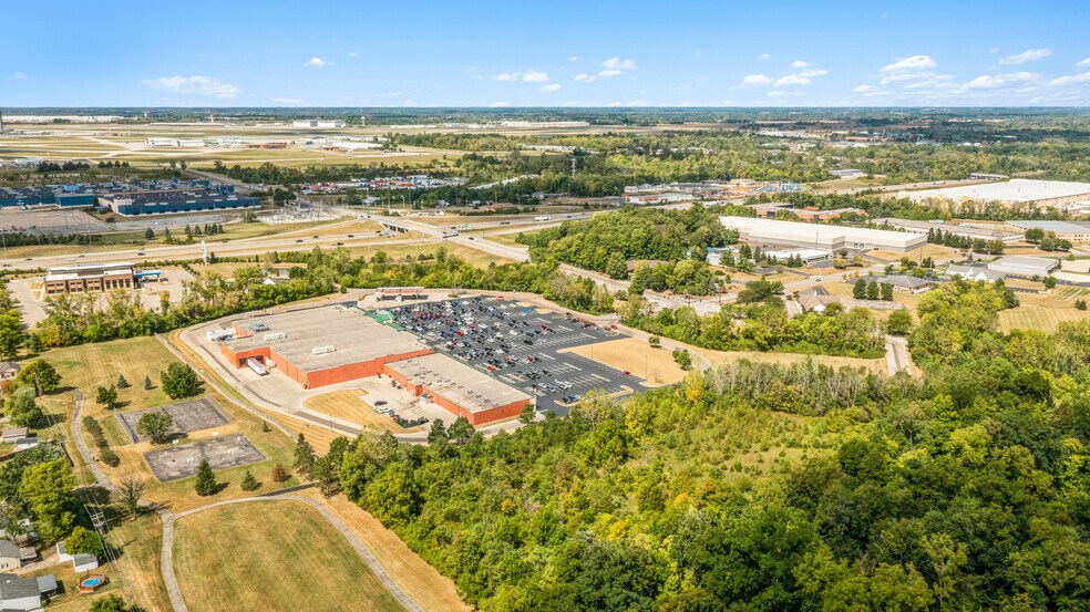 More Photos Of 780-798 Northwoods Blvd, Vandalia Freestanding For Sale