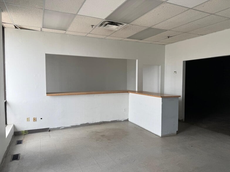 More Photos Of 80 Hale Rd, Brampton Warehouse For Sale