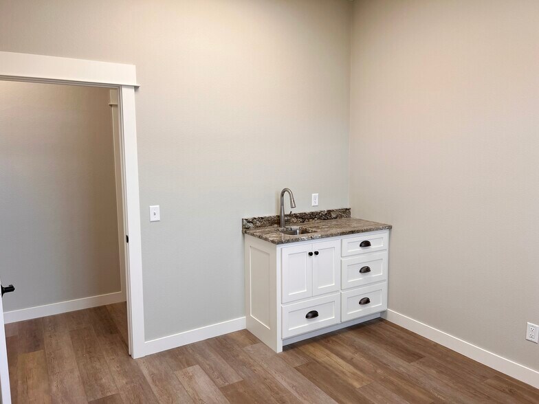 More Photos Of 212 River St N, Pillager Storefront Retail Office For Sale