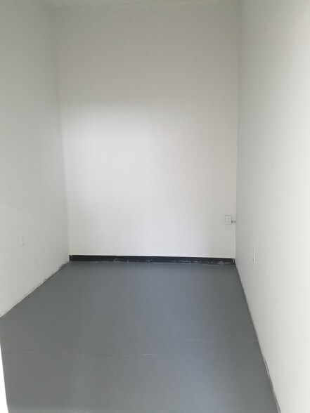 More Photos Of 310 S Main St, North Syracuse Storefront Retail Office For Lease