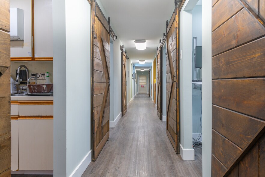 More Photos Of 12850 SW Canyon Rd, Beaverton Medical For Lease