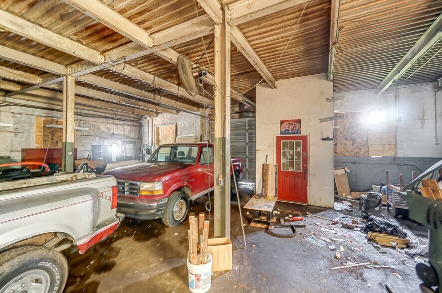 More Photos Of 38 McReynolds St, Dayton Warehouse For Sale