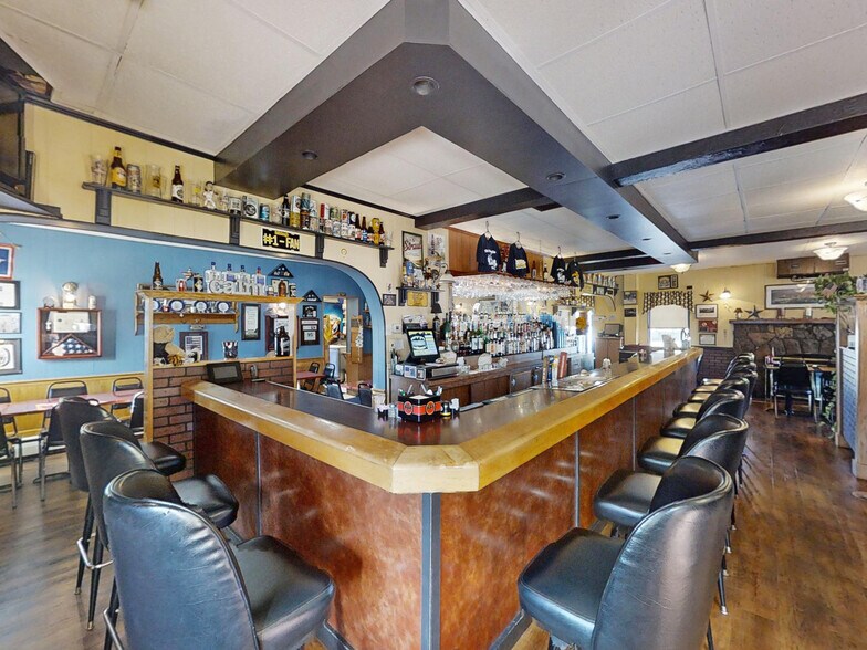 More Photos Of 3725 W Lake Rd, Erie Restaurant For Sale