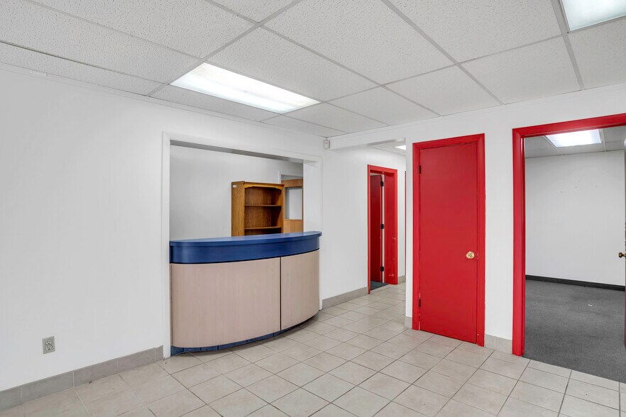 More Photos Of 253 Greenfield Rd, South Deerfield Auto Dealership For Sale