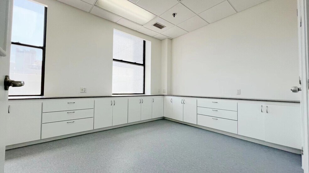 More Photos Of 198-200 Canal St, New York Medical For Sale