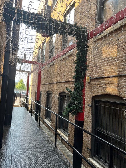 More Photos Of 1332 N Halsted St, Chicago Loft Creative Space For Lease