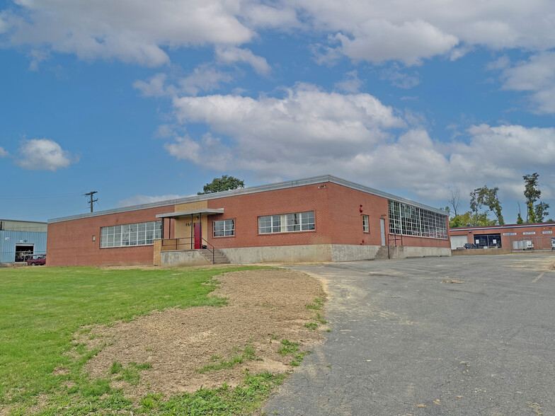 Primary Photo Of 237 Weston St, Hartford Warehouse For Sale