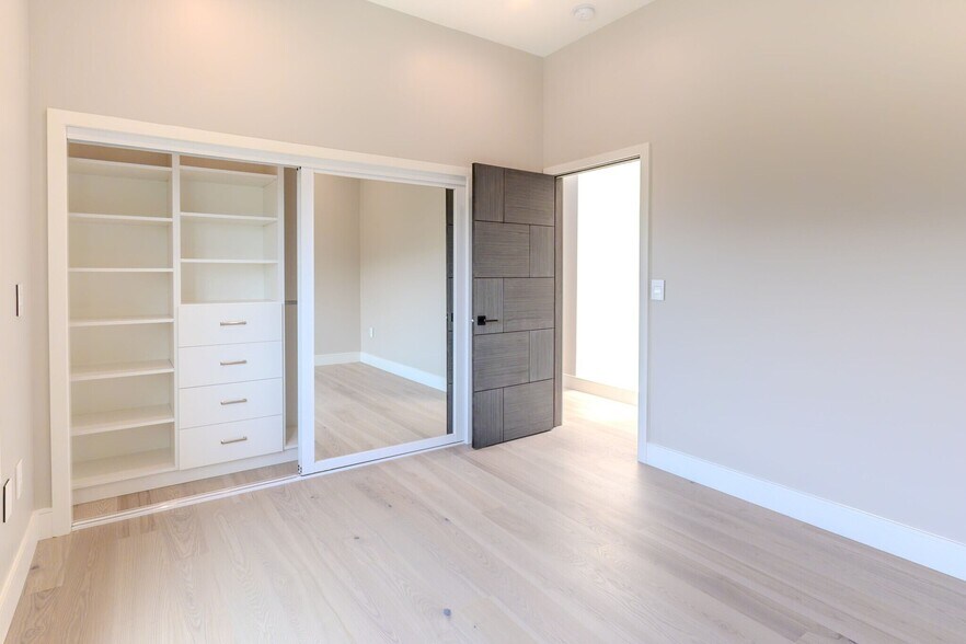 More Photos Of 2941 Mary St, La Crescenta Apartments For Sale