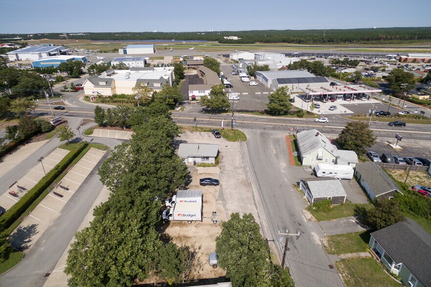 More Photos Of Rt. 132 Hyannis Near The Mall, Hyannis Freestanding For Sale