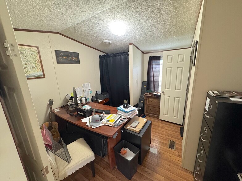 More Photos Of 201 Airport Road, Hinton Flex For Sale