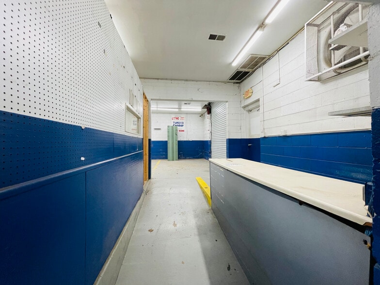 More Photos Of 312 Kanuga Rd, Hendersonville Auto Dealership For Lease