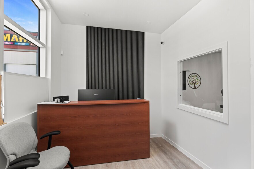 More Photos Of 10960 42 St NE, Calgary Storefront For Sale