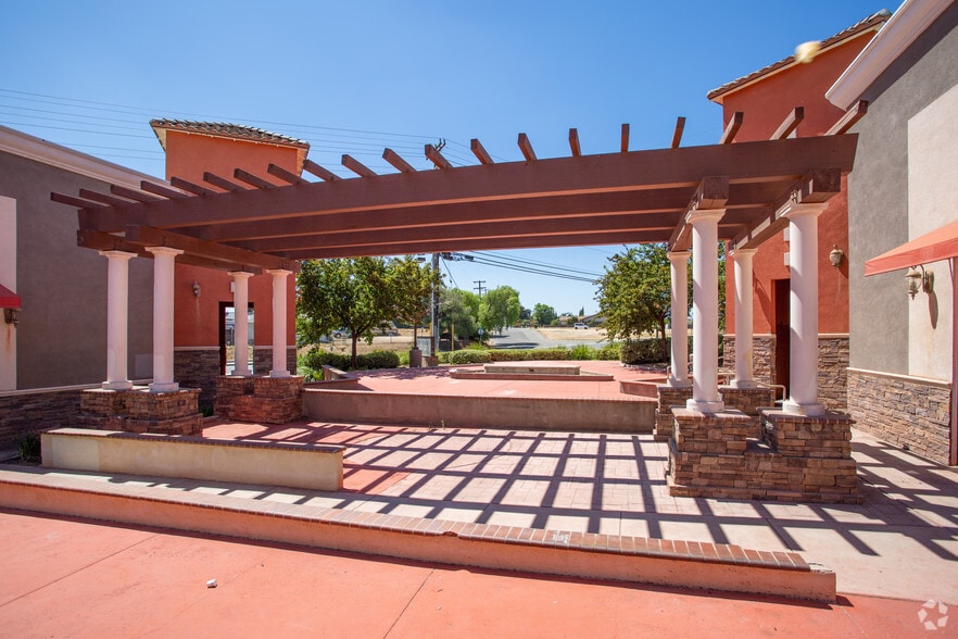 More Photos Of 10465 Arlington Ave, Riverside Unknown For Lease