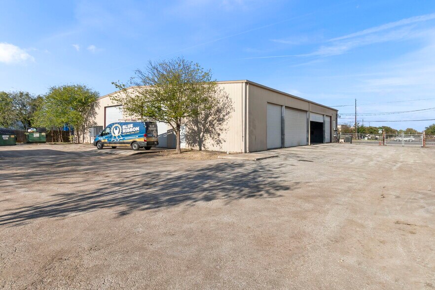 More Photos Of 290 Wonder World Dr, San Marcos Warehouse For Lease
