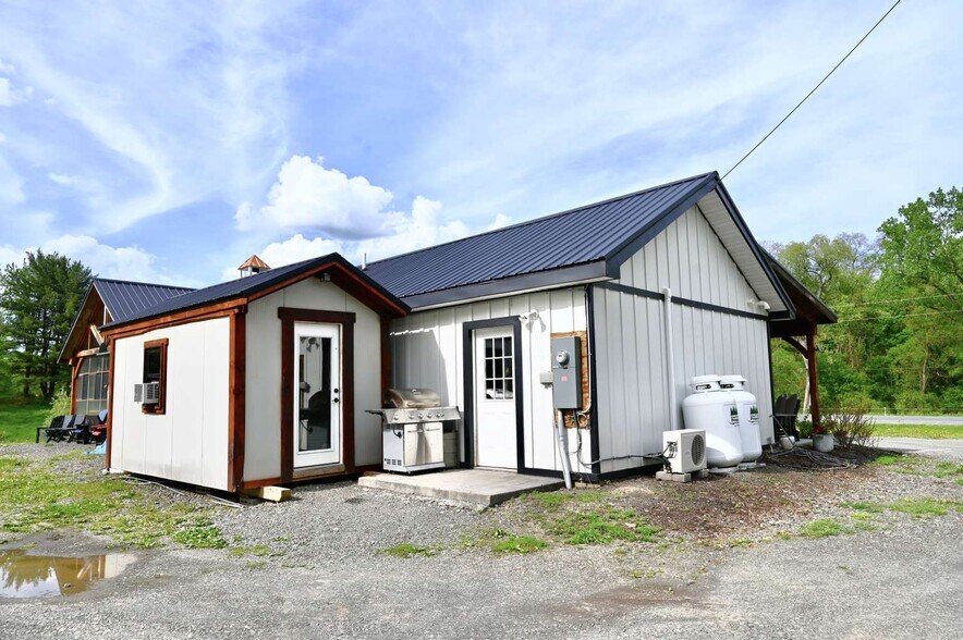 More Photos Of 5888 State Route 14, Rock Stream Restaurant For Sale