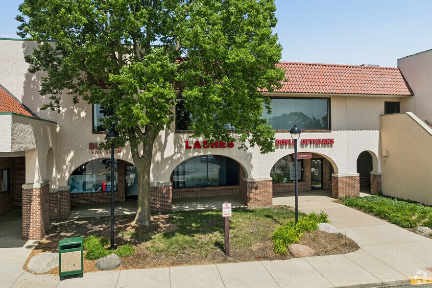 More Photos Of 401-499 Lake Cook Rd, Deerfield Storefront For Lease