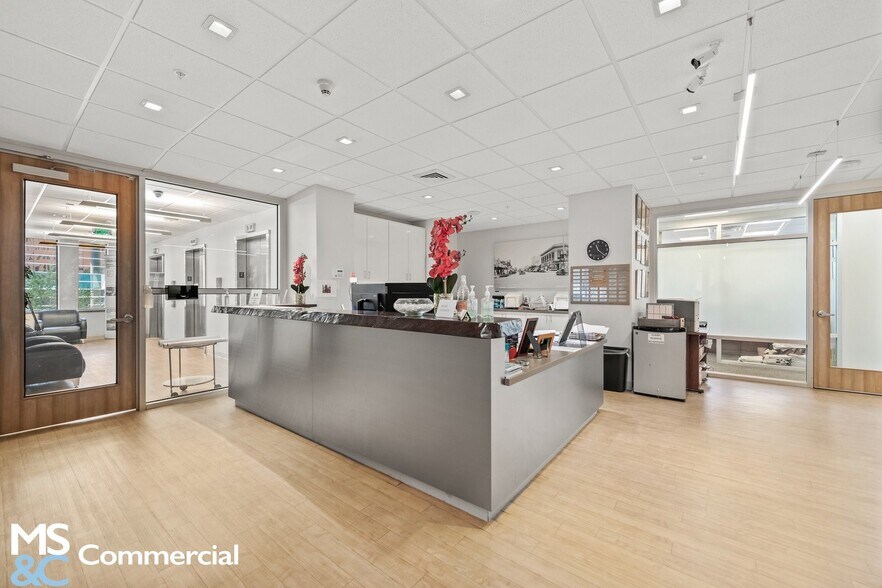 More Photos Of 1777 Main St, Sarasota Office For Sale