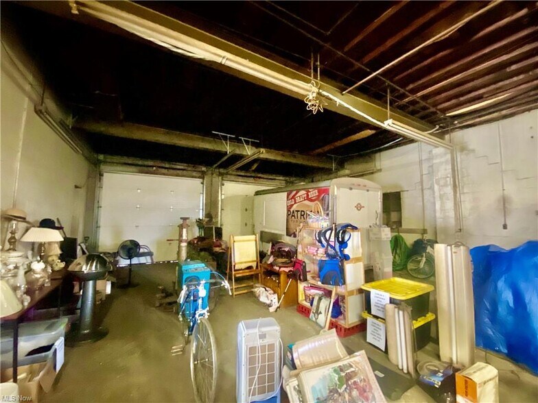 More Photos Of 2116 Charles St, Wellsburg Flex For Sale