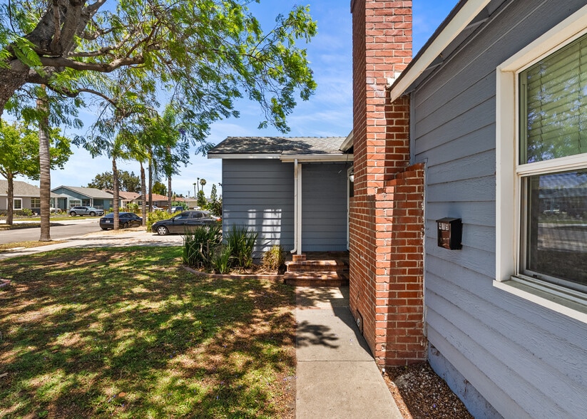 More Photos Of 417 N Citrus St, Orange Multifamily For Sale