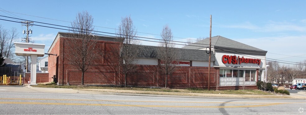 More Photos Of 2 Compass Rd, Essex Drugstore For Lease