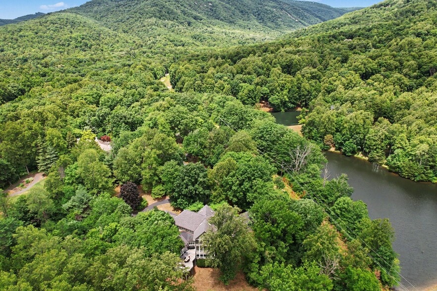 More Photos Of 390 Saddleback Knl, Nellysford Specialty For Sale