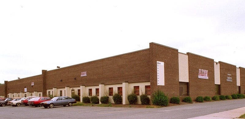 More Photos Of 18926-18956 Bonanza Way, Gaithersburg Warehouse For Lease
