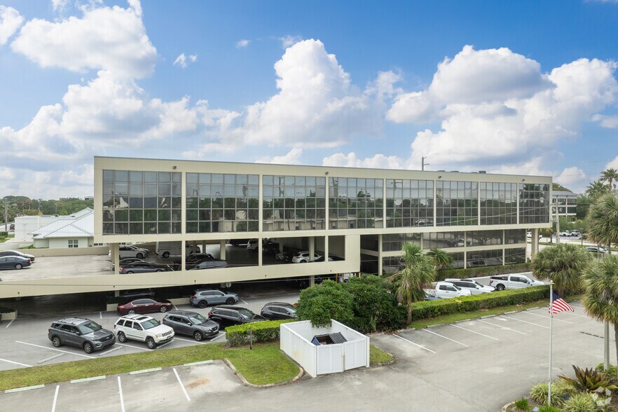 More Photos Of 631 US Highway 1, North Palm Beach Office For Lease