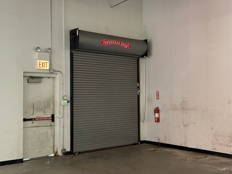 More Photos Of 3016 W Peterson Ave, Chicago Freestanding For Lease