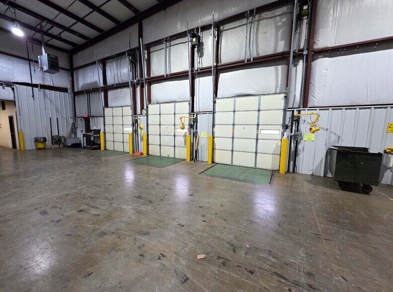 More Photos Of 100 Trowbridge Rd, Neoga Warehouse For Sale