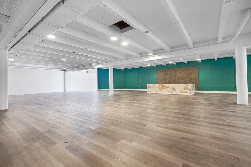 More Photos Of 9855 S Dixie Hwy, Pinecrest Freestanding For Lease