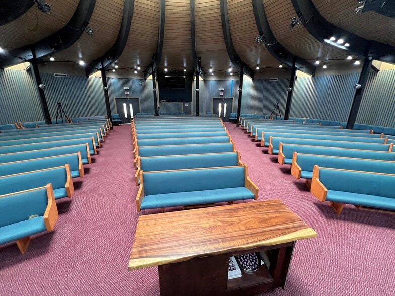 More Photos Of 9121 Ferguson Rd, Dallas Religious Facility For Sale