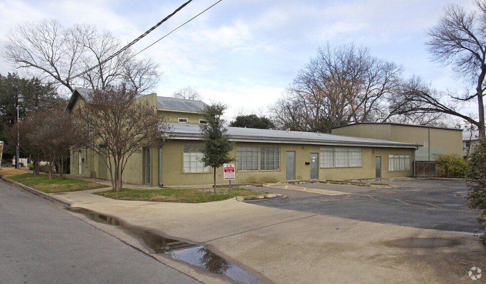 Primary Photo Of 608 W Monroe St, Austin Office For Lease