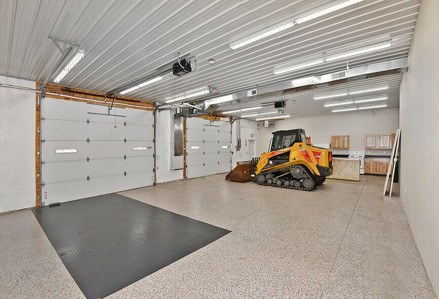 More Photos Of 2800 1st Ave NW, Faribault Light Manufacturing For Lease