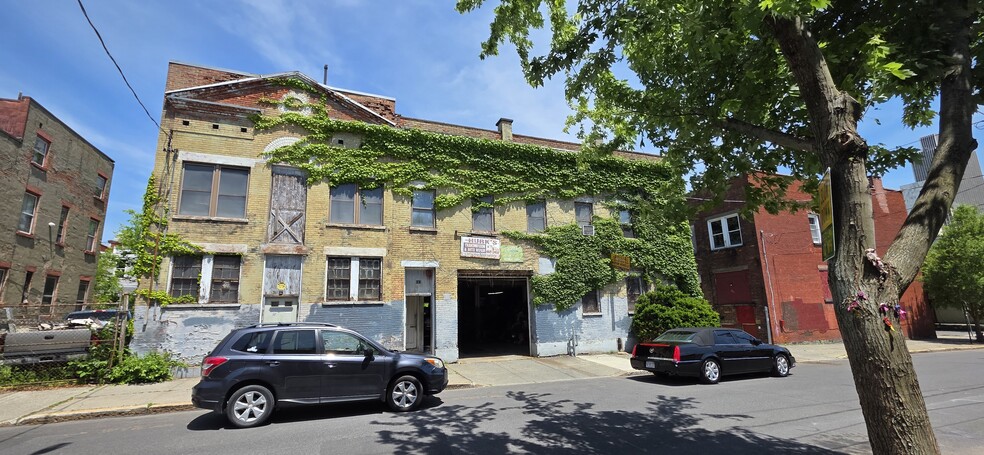 Primary Photo Of 187 Jefferson St, Albany Storefront Retail Residential For Sale