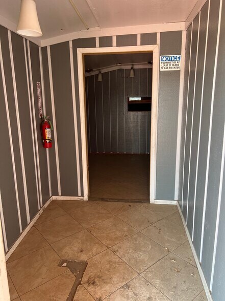 More Photos Of 2435 S K St, Tulare Bar For Sale