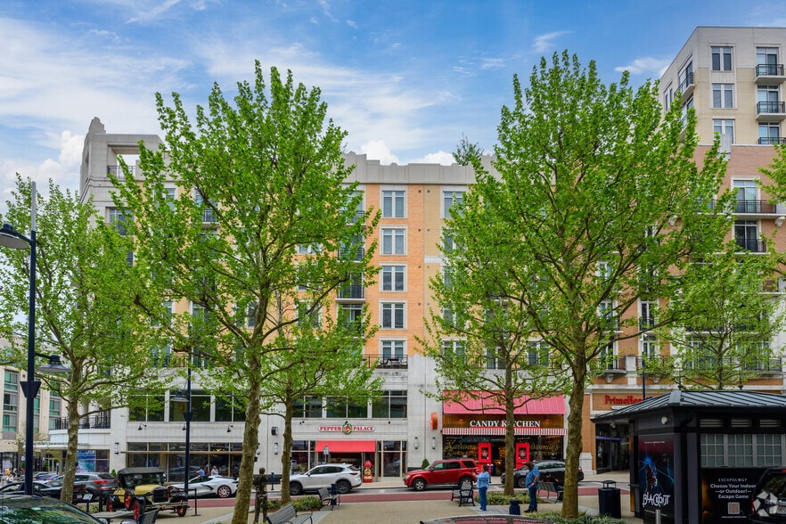 More Photos Of 100 American Way, Oxon Hill Apartments For Lease
