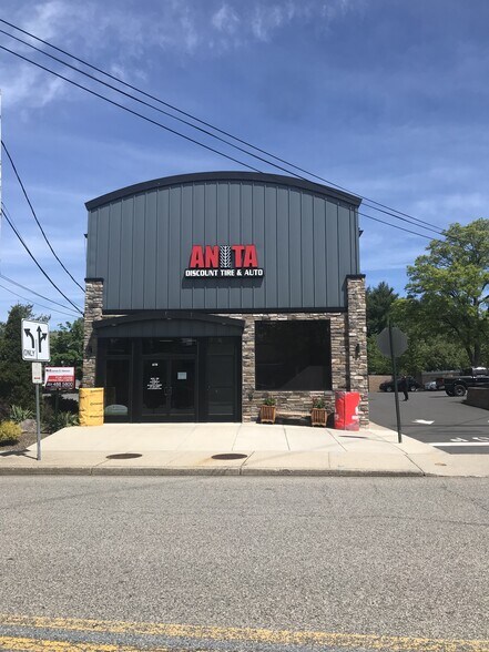 Primary Photo Of 678 Westwood Ave, River Vale Auto Repair For Lease