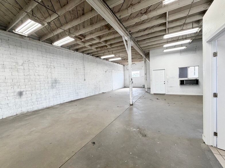 More Photos Of 4401 Firestone Blvd, South Gate Flex For Lease