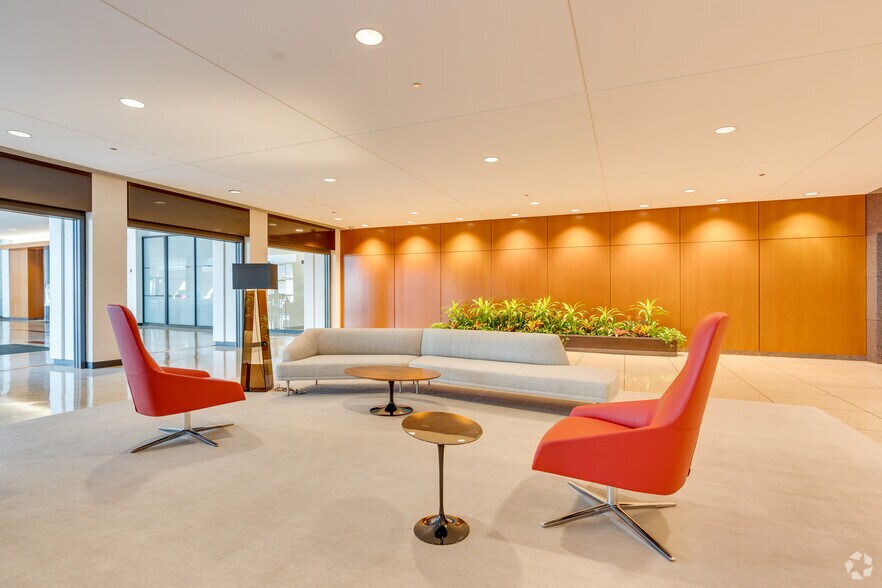 More Photos Of 8745 W Higgins Rd, Chicago Coworking Space