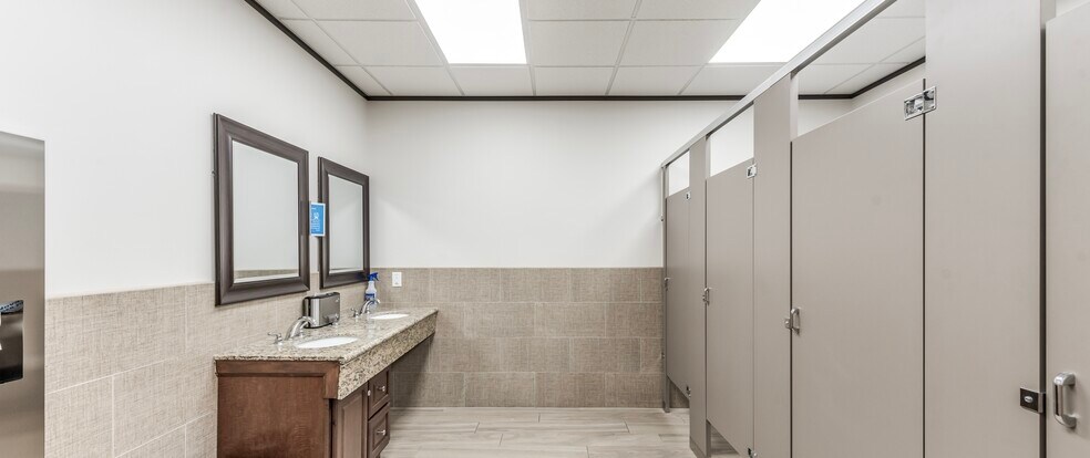 More Photos Of 25000 Pitkin Rd, Spring Office For Lease