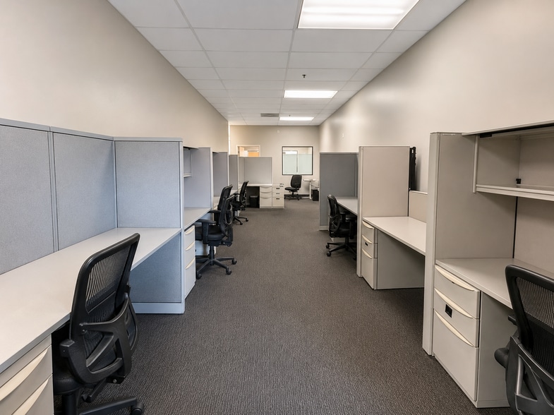 More Photos Of 12955 Starkey Rd, Largo Light Manufacturing For Lease