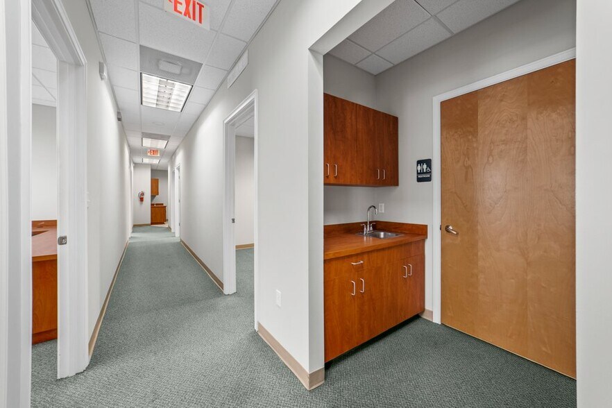 More Photos Of , Jacksonville Office For Sale