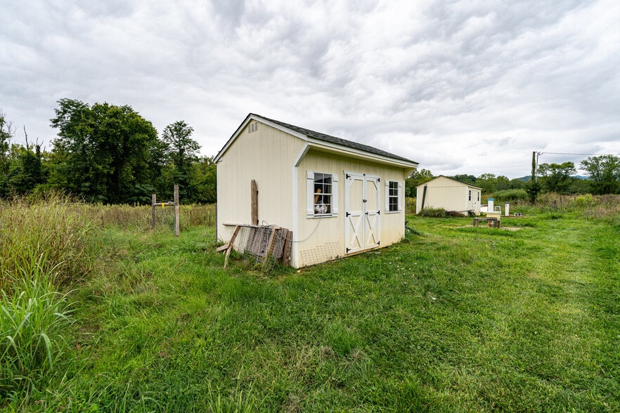 More Photos Of 12167 Lee Hwy, Sperryville Veterinarian Kennel For Sale