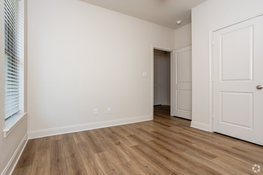 More Photos Of 8406 Cambridge Rd, Tyler Apartments For Sale